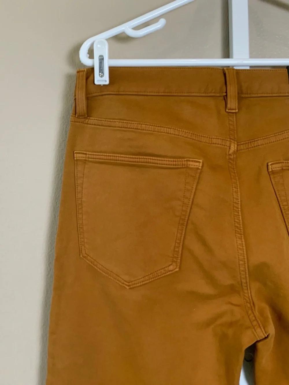 Banana Republic Slim Fit Traveler Pant